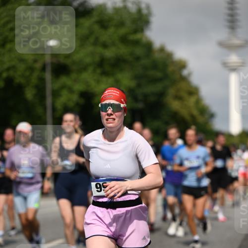 29.06.2025 - hella hamburg halbmarathon Dr. Thomas Lammeyer http://msf.ph/oto/8516624 29.06.2025 10:03:29 Kennedybrücke 1319, 1595, 1914, 1955, 2282, 2364, 2391, 2432, 2630, 2910, 3279, 3668, 3836, 4120, 4426, 4467, 4837, 5277, 5299, 5457, 5458, 5465, 6416, 7033, 7037, 7395, 7547, 7833, 8330, 8509, 8542, 8652, 8929, 9142, 9488, 9903, 9907, 9922, 9984, 10020, 10518, 10519, 11039, 11041 meine-sportfotos.de
