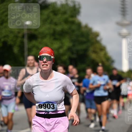 29.06.2025 - hella hamburg halbmarathon Dr. Thomas Lammeyer http://msf.ph/oto/8516639 29.06.2025 10:03:29 Kennedybrücke 1319, 1595, 1914, 1955, 2282, 2364, 2391, 2432, 2630, 2910, 3279, 3668, 3836, 4120, 4426, 4467, 4837, 5277, 5299, 5457, 5458, 5465, 6416, 7033, 7037, 7395, 7547, 7833, 8330, 8509, 8542, 8652, 8929, 9142, 9488, 9903, 9907, 9922, 9984, 10020, 10518, 10519, 11039, 11041 meine-sportfotos.de
