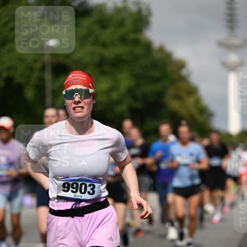 29.06.2025 - hella hamburg halbmarathon Dr. Thomas Lammeyer http://msf.ph/oto/8516645 29.06.2025 10:03:29 Kennedybrücke 1319, 1595, 1914, 1955, 2282, 2364, 2391, 2432, 2630, 2910, 3279, 3668, 3836, 4120, 4426, 4467, 4837, 5277, 5299, 5457, 5458, 5465, 6416, 7033, 7037, 7395, 7547, 7833, 8330, 8509, 8542, 8652, 8929, 9142, 9488, 9903, 9907, 9922, 9984, 10020, 10518, 10519, 11039, 11041 meine-sportfotos.de