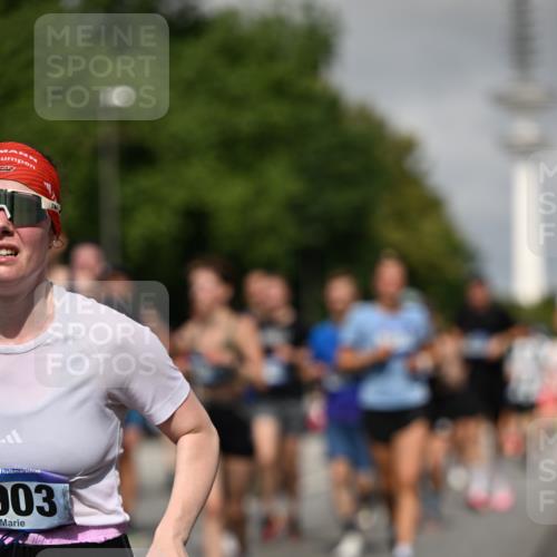 29.06.2025 - hella hamburg halbmarathon Dr. Thomas Lammeyer http://msf.ph/oto/8516673 29.06.2025 10:03:30 Kennedybrücke 1319, 1595, 1834, 1914, 1955, 2282, 2364, 2391, 2432, 2630, 2910, 3279, 3668, 3836, 4120, 4426, 4837, 5015, 5277, 5299, 5457, 5458, 5465, 6416, 6587, 7033, 7037, 7395, 7547, 7833, 8330, 8509, 8542, 8652, 8929, 9142, 9488, 9903, 9907, 9922, 9984, 10020, 10518, 10519, 11039, 11041 meine-sportfotos.de