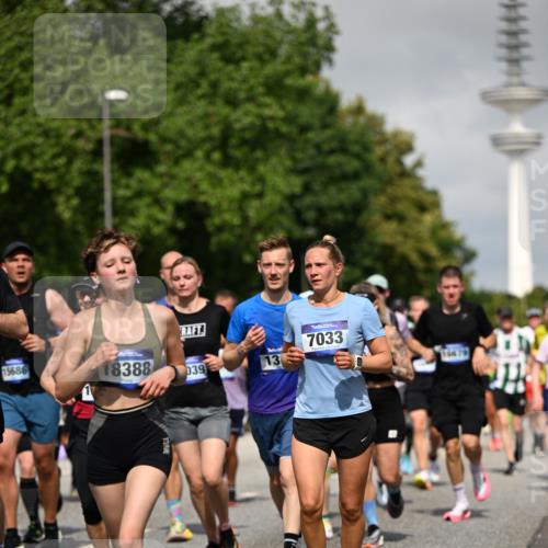 29.06.2025 - hella hamburg halbmarathon Dr. Thomas Lammeyer http://msf.ph/oto/8516690 29.06.2025 10:03:31 Kennedybrücke 1319, 1595, 1642, 1834, 1914, 1955, 2282, 2364, 2391, 2432, 2630, 2910, 3279, 3668, 3836, 4120, 4426, 4837, 5015, 5134, 5277, 5299, 5420, 5457, 5458, 5465, 6416, 6587, 7033, 7037, 7547, 7833, 8285, 8330, 8509, 8542, 8652, 8929, 9142, 9488, 9903, 9907, 9922, 9984, 10020, 10518, 10519, 11039 meine-sportfotos.de