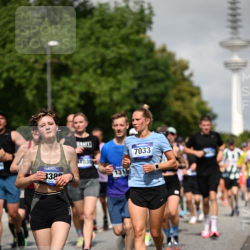 29.06.2025 - hella hamburg halbmarathon Dr. Thomas Lammeyer http://msf.ph/oto/8516698 29.06.2025 10:03:31 Kennedybrücke 1319, 1595, 1642, 1834, 1914, 1955, 2282, 2364, 2391, 2432, 2630, 2910, 3279, 3668, 3836, 4120, 4426, 4837, 5015, 5134, 5277, 5299, 5420, 5457, 5458, 5465, 6416, 6587, 7033, 7037, 7547, 7833, 8285, 8330, 8509, 8542, 8652, 8929, 9142, 9488, 9903, 9907, 9922, 9984, 10020, 10518, 10519, 11039 meine-sportfotos.de