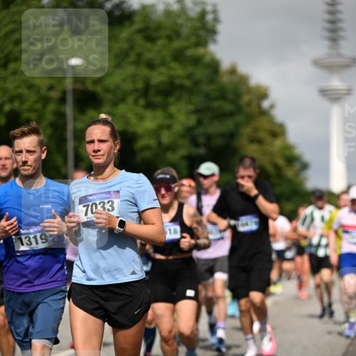 29.06.2025 - hella hamburg halbmarathon Dr. Thomas Lammeyer http://msf.ph/oto/8516739 29.06.2025 10:03:32 Kennedybrücke 1319, 1595, 1642, 1834, 1914, 1955, 2282, 2364, 2391, 2432, 2630, 2910, 3279, 3668, 3836, 4120, 4426, 4837, 5015, 5134, 5277, 5299, 5420, 5457, 5458, 5465, 6587, 7033, 7037, 7547, 7833, 8285, 8330, 8509, 8542, 8652, 8929, 9142, 9488, 9903, 9907, 9922, 9984, 10020, 10518, 10519, 11039 meine-sportfotos.de