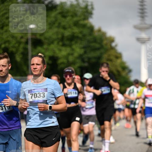 29.06.2025 - hella hamburg halbmarathon Dr. Thomas Lammeyer http://msf.ph/oto/8516742 29.06.2025 10:03:33 Kennedybrücke 1319, 1595, 1642, 1834, 1914, 1955, 2282, 2364, 2391, 2432, 2630, 2910, 3279, 3668, 3836, 4120, 4426, 4837, 5015, 5134, 5277, 5299, 5420, 5457, 5458, 5465, 6587, 7033, 7037, 7547, 7833, 8285, 8330, 8509, 8542, 8652, 8929, 9142, 9488, 9903, 9907, 9984, 10020, 10518, 10519, 11039 meine-sportfotos.de