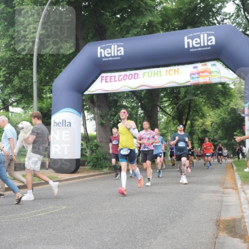29.06.2025 - hella hamburg halbmarathon KatJ http://msf.ph/oto/8516746 29.06.2025 10:47:42 Zwischen KM18-KM19 1006, 1414, 1453, 2011, 2086, 2322, 2323, 7033 meine-sportfotos.de
