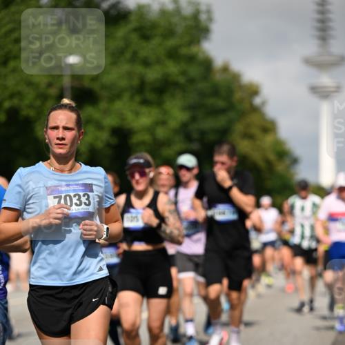 29.06.2025 - hella hamburg halbmarathon Dr. Thomas Lammeyer http://msf.ph/oto/8516757 29.06.2025 10:03:33 Kennedybrücke 1319, 1595, 1642, 1834, 1914, 1955, 2282, 2364, 2391, 2432, 2630, 2910, 3279, 3668, 3836, 4120, 4426, 4837, 5015, 5134, 5277, 5299, 5420, 5457, 5458, 5465, 6587, 7033, 7037, 7547, 7833, 8285, 8330, 8509, 8542, 8652, 8929, 9142, 9488, 9903, 9907, 9984, 10020, 10518, 10519, 11039 meine-sportfotos.de