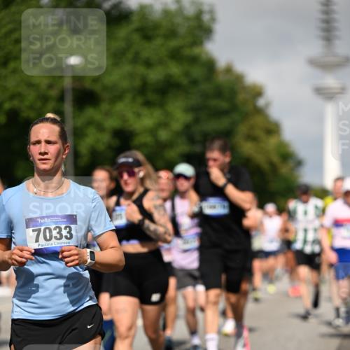 29.06.2025 - hella hamburg halbmarathon Dr. Thomas Lammeyer http://msf.ph/oto/8516763 29.06.2025 10:03:33 Kennedybrücke 1319, 1595, 1642, 1834, 1914, 1955, 2282, 2364, 2391, 2432, 2630, 2910, 3279, 3668, 3836, 4120, 4426, 4837, 5015, 5134, 5277, 5299, 5420, 5457, 5458, 5465, 6587, 7033, 7037, 7547, 7833, 8285, 8330, 8509, 8542, 8652, 8929, 9142, 9488, 9903, 9907, 9984, 10020, 10518, 10519, 11039 meine-sportfotos.de