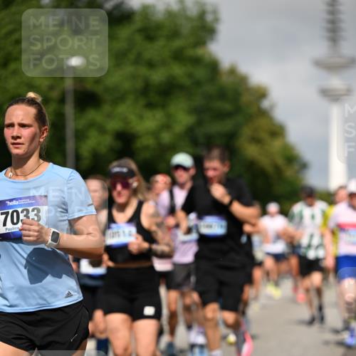 29.06.2025 - hella hamburg halbmarathon Dr. Thomas Lammeyer http://msf.ph/oto/8516771 29.06.2025 10:03:33 Kennedybrücke 1319, 1595, 1642, 1834, 1914, 1955, 2282, 2364, 2391, 2432, 2630, 2910, 3279, 3668, 3836, 4120, 4426, 4837, 5015, 5134, 5277, 5299, 5420, 5457, 5458, 5465, 6587, 7033, 7037, 7547, 7833, 8285, 8330, 8509, 8542, 8652, 8929, 9142, 9488, 9903, 9907, 9984, 10020, 10518, 10519, 11039 meine-sportfotos.de