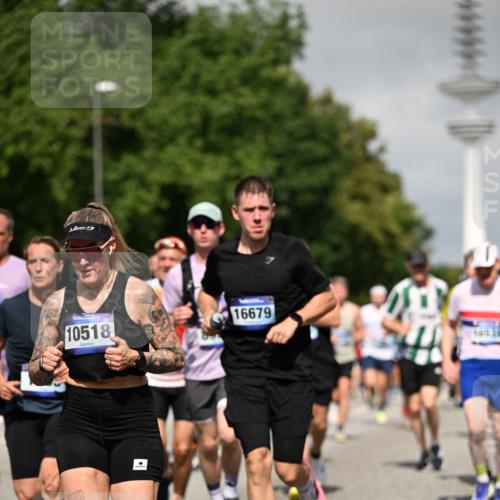 29.06.2025 - hella hamburg halbmarathon Dr. Thomas Lammeyer http://msf.ph/oto/8516788 29.06.2025 10:03:34 Kennedybrücke 1125, 1319, 1595, 1642, 1834, 1914, 1955, 2282, 2364, 2391, 2432, 2630, 2676, 2910, 3279, 3668, 3836, 4120, 4426, 4837, 5015, 5134, 5277, 5299, 5420, 5457, 5458, 5465, 6414, 6415, 6587, 7033, 7037, 7547, 7833, 8285, 8330, 8509, 8542, 8652, 8929, 9142, 9488, 9903, 9907, 9984, 10020, 10093, 10518, 10519, 11039 meine-sportfotos.de