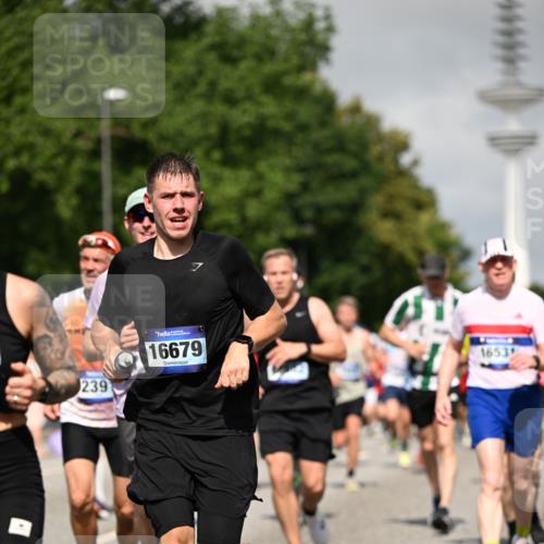 29.06.2025 - hella hamburg halbmarathon Dr. Thomas Lammeyer http://msf.ph/oto/8516814 29.06.2025 10:03:35 Kennedybrücke 1125, 1319, 1595, 1642, 1834, 1914, 1955, 2282, 2364, 2391, 2432, 2676, 2910, 3279, 3668, 3836, 4120, 4426, 4837, 5015, 5134, 5277, 5299, 5420, 5457, 5458, 5465, 6414, 6415, 6587, 7033, 7037, 7547, 7833, 8285, 8330, 8509, 8542, 8652, 8929, 9142, 9488, 9903, 9907, 9984, 10020, 10093, 10518, 10519, 11039 meine-sportfotos.de