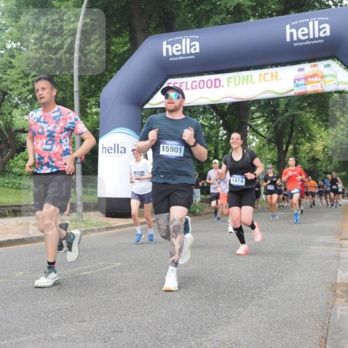 29.06.2025 - hella hamburg halbmarathon KatJ http://msf.ph/oto/8516856 29.06.2025 10:47:44 Zwischen KM18-KM19 1006, 1190, 1414, 1453, 2011, 2086, 2322, 2323 meine-sportfotos.de