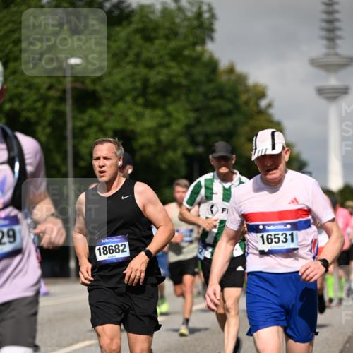 29.06.2025 - hella hamburg halbmarathon Dr. Thomas Lammeyer http://msf.ph/oto/8516877 29.06.2025 10:03:36 Kennedybrücke 1125, 1319, 1595, 1642, 1834, 1914, 1955, 2282, 2364, 2391, 2432, 2676, 2910, 3279, 3668, 3836, 4120, 4426, 4837, 5015, 5134, 5277, 5299, 5420, 5457, 5458, 5465, 6414, 6415, 6587, 7033, 7037, 7547, 7833, 8223, 8285, 8330, 8509, 8542, 8652, 8929, 9142, 9488, 9903, 9907, 9984, 10020, 10093, 10518, 10519, 11039 meine-sportfotos.de