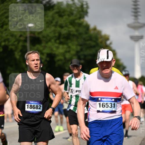 29.06.2025 - hella hamburg halbmarathon Dr. Thomas Lammeyer http://msf.ph/oto/8516887 29.06.2025 10:03:36 Kennedybrücke 1125, 1319, 1595, 1642, 1834, 1914, 1955, 2282, 2364, 2391, 2432, 2676, 2910, 3279, 3668, 3836, 4120, 4426, 4837, 5015, 5134, 5277, 5299, 5420, 5457, 5458, 5465, 6414, 6415, 6587, 7033, 7037, 7547, 7833, 8223, 8285, 8330, 8509, 8542, 8652, 8929, 9142, 9488, 9903, 9907, 9984, 10020, 10093, 10518, 10519, 11039 meine-sportfotos.de