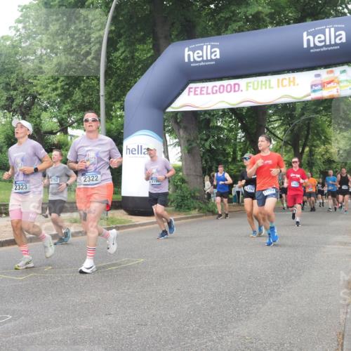 29.06.2025 - hella hamburg halbmarathon KatJ http://msf.ph/oto/8516897 29.06.2025 10:47:46 Zwischen KM18-KM19 1006, 1190, 1414, 2011, 2322, 2323, 8483 meine-sportfotos.de