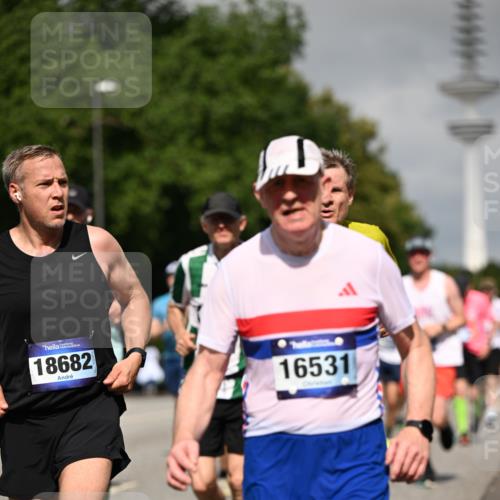 29.06.2025 - hella hamburg halbmarathon Dr. Thomas Lammeyer http://msf.ph/oto/8516905 29.06.2025 10:03:37 Kennedybrücke 1125, 1319, 1595, 1642, 1834, 1914, 1955, 2282, 2364, 2391, 2432, 2676, 2910, 3279, 3668, 3836, 4120, 4426, 4837, 5015, 5134, 5277, 5299, 5420, 5457, 5458, 5465, 6414, 6415, 6587, 7033, 7037, 7547, 8223, 8285, 8330, 8509, 8542, 8652, 8929, 9142, 9488, 9903, 9907, 9984, 10020, 10093, 10518, 10519, 11039 meine-sportfotos.de