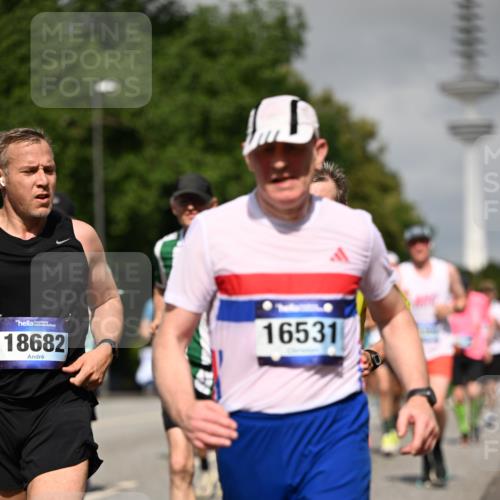 29.06.2025 - hella hamburg halbmarathon Dr. Thomas Lammeyer http://msf.ph/oto/8516914 29.06.2025 10:03:37 Kennedybrücke 1125, 1319, 1595, 1642, 1834, 1914, 1955, 2282, 2364, 2391, 2432, 2676, 2910, 3279, 3668, 3836, 4120, 4426, 4837, 5015, 5134, 5277, 5299, 5420, 5457, 5458, 5465, 6414, 6415, 6587, 7033, 7037, 7547, 8223, 8285, 8330, 8509, 8542, 8652, 8929, 9142, 9488, 9903, 9907, 9984, 10020, 10093, 10518, 10519, 11039 meine-sportfotos.de