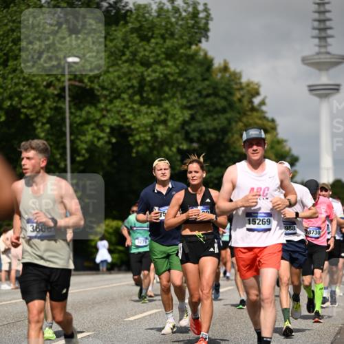 29.06.2025 - hella hamburg halbmarathon Dr. Thomas Lammeyer http://msf.ph/oto/8516956 29.06.2025 10:03:39 Kennedybrücke 1125, 1319, 1595, 1642, 1834, 1914, 1955, 2282, 2364, 2391, 2432, 2676, 2910, 3279, 3668, 3836, 4120, 4231, 4426, 4837, 5015, 5134, 5277, 5299, 5420, 6414, 6415, 6587, 7033, 7037, 7547, 8223, 8285, 8330, 8542, 8652, 8929, 9488, 9903, 9907, 9984, 10020, 10093, 10518, 10519, 11039 meine-sportfotos.de