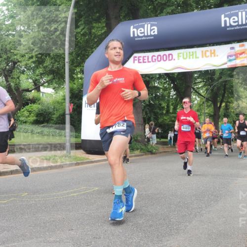 29.06.2025 - hella hamburg halbmarathon KatJ http://msf.ph/oto/8516969 29.06.2025 10:47:47 Zwischen KM18-KM19 1006, 1190, 1414, 2011, 2322, 2323, 8483 meine-sportfotos.de