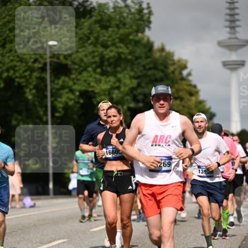 29.06.2025 - hella hamburg halbmarathon Dr. Thomas Lammeyer http://msf.ph/oto/8516986 29.06.2025 10:03:39 Kennedybrücke 1125, 1319, 1595, 1642, 1834, 1914, 1955, 2282, 2364, 2391, 2432, 2676, 2910, 3279, 3668, 3836, 4120, 4231, 4426, 4837, 5015, 5134, 5277, 5299, 5420, 6414, 6415, 6587, 7033, 7037, 7547, 8223, 8285, 8330, 8542, 8652, 8929, 9488, 9903, 9907, 9984, 10020, 10093, 10518, 10519, 11039 meine-sportfotos.de