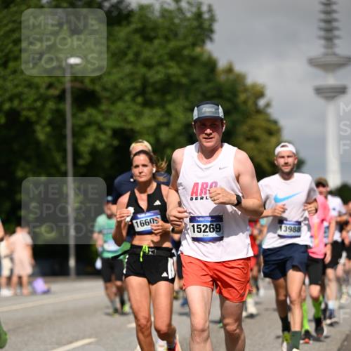 29.06.2025 - hella hamburg halbmarathon Dr. Thomas Lammeyer http://msf.ph/oto/8516997 29.06.2025 10:03:40 Kennedybrücke 1125, 1319, 1595, 1642, 1834, 1914, 1955, 2282, 2364, 2391, 2432, 2676, 2910, 3279, 3668, 3836, 4120, 4231, 4426, 4837, 5015, 5134, 5277, 5299, 5420, 6414, 6415, 6581, 6587, 7033, 7037, 7547, 7786, 8223, 8285, 8330, 8542, 8573, 8652, 8929, 9488, 9903, 9907, 9984, 10020, 10093, 10518, 10519, 11039 meine-sportfotos.de