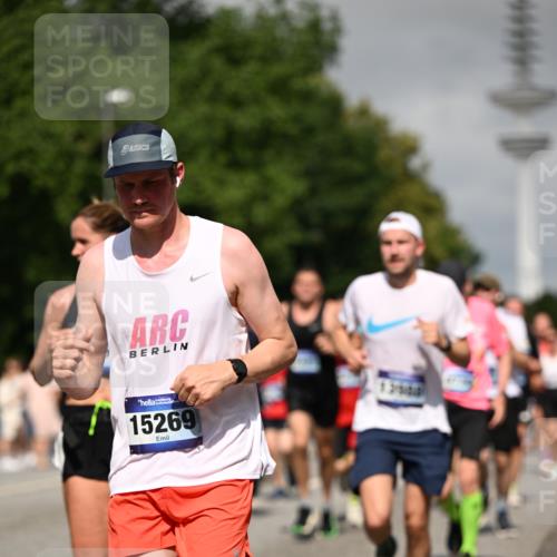 29.06.2025 - hella hamburg halbmarathon Dr. Thomas Lammeyer http://msf.ph/oto/8517029 29.06.2025 10:03:41 Kennedybrücke 1125, 1319, 1595, 1642, 1834, 1914, 1955, 2282, 2364, 2391, 2432, 2676, 2910, 3279, 3668, 3836, 4231, 4426, 4837, 5015, 5134, 5277, 5299, 5420, 6414, 6415, 6581, 6587, 7033, 7037, 7547, 7786, 8223, 8285, 8330, 8394, 8542, 8573, 8929, 9488, 9903, 9907, 9984, 10020, 10031, 10093, 10518, 10519, 11039 meine-sportfotos.de