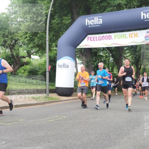 29.06.2025 - hella hamburg halbmarathon KatJ http://msf.ph/oto/8517036 29.06.2025 10:47:50 Zwischen KM18-KM19 1190, 2322, 2323, 8154, 8421, 8422, 8483 meine-sportfotos.de