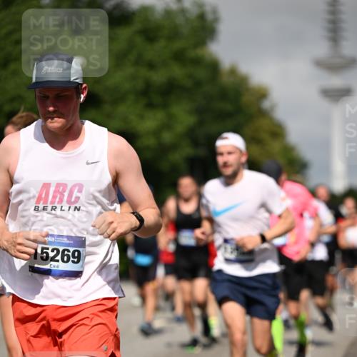 29.06.2025 - hella hamburg halbmarathon Dr. Thomas Lammeyer http://msf.ph/oto/8517046 29.06.2025 10:03:41 Kennedybrücke 1125, 1319, 1595, 1642, 1834, 1914, 1955, 2282, 2364, 2391, 2432, 2676, 2910, 3279, 3668, 3836, 4231, 4426, 4837, 5015, 5134, 5277, 5299, 5420, 6414, 6415, 6581, 6587, 7033, 7037, 7547, 7786, 8223, 8285, 8330, 8394, 8542, 8573, 8929, 9488, 9903, 9907, 9984, 10020, 10031, 10093, 10518, 10519, 11039 meine-sportfotos.de