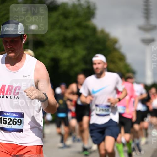 29.06.2025 - hella hamburg halbmarathon Dr. Thomas Lammeyer http://msf.ph/oto/8517052 29.06.2025 10:03:41 Kennedybrücke 1125, 1319, 1595, 1642, 1834, 1914, 1955, 2282, 2364, 2391, 2432, 2676, 2910, 3279, 3668, 3836, 4231, 4426, 4837, 5015, 5134, 5277, 5299, 5420, 6414, 6415, 6581, 6587, 7033, 7037, 7547, 7786, 8223, 8285, 8330, 8394, 8542, 8573, 8929, 9488, 9903, 9907, 9984, 10020, 10031, 10093, 10518, 10519, 11039 meine-sportfotos.de