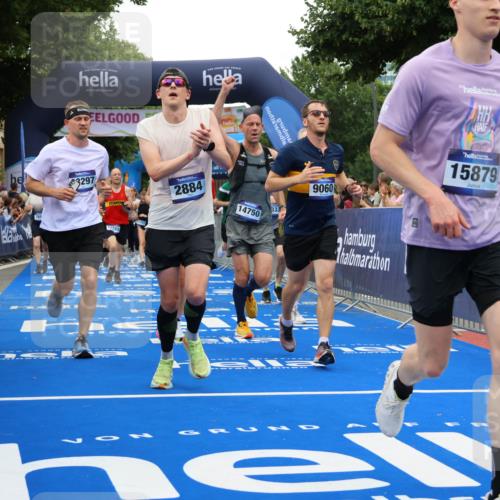 29.06.2025 - hella hamburg halbmarathon Strokosch-Dieckow http://msf.ph/oto/8517053 29.06.2025 10:55:02 Ziel 2448, 2884, 3041, 3652, 3791, 3945, 4249, 4616, 4938, 5020, 6355, 6433, 8514, 8691, 8698, 9060, 9361, 9380, 10191, 10192, 10266, 11333, 11747, 11976, 12248, 12961, 13297, 13988, 14638, 14750, 14845, 14948, 15126, 15156, 15879, 16047, 16108, 16630, 17803, 17842, 18181, 18325 meine-sportfotos.de