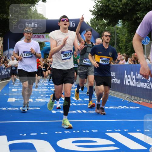 29.06.2025 - hella hamburg halbmarathon Strokosch-Dieckow http://msf.ph/oto/8517073 29.06.2025 10:55:03 Ziel 1549, 1628, 2119, 2448, 2884, 3041, 3652, 3791, 3945, 4249, 4616, 4938, 5020, 6355, 6433, 8514, 8691, 8698, 9060, 9361, 9380, 10191, 10192, 10266, 11333, 11747, 11976, 12248, 12961, 13297, 13988, 14750, 14834, 14845, 14948, 15126, 15879, 16047, 16108, 16630, 17803, 17842, 18181, 18325 meine-sportfotos.de