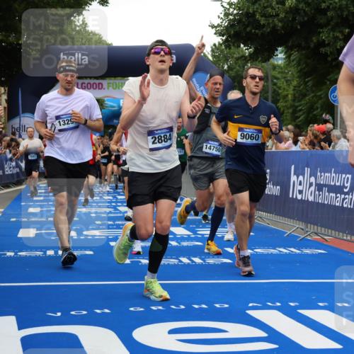 29.06.2025 - hella hamburg halbmarathon Strokosch-Dieckow http://msf.ph/oto/8517081 29.06.2025 10:55:03 Ziel 1549, 1628, 2119, 2448, 2884, 3041, 3652, 3791, 3945, 4249, 4616, 4938, 5020, 6355, 6433, 8514, 8691, 8698, 9060, 9361, 9380, 10191, 10192, 10266, 11333, 11747, 11976, 12248, 12961, 13297, 13988, 14750, 14834, 14845, 14948, 15126, 15879, 16047, 16108, 16630, 17803, 17842, 18181, 18325 meine-sportfotos.de