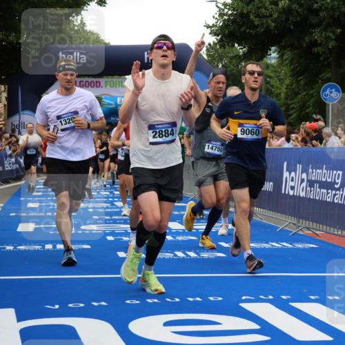 29.06.2025 - hella hamburg halbmarathon Strokosch-Dieckow http://msf.ph/oto/8517088 29.06.2025 10:55:03 Ziel 1549, 1628, 2119, 2448, 2884, 3041, 3652, 3791, 3945, 4249, 4616, 4938, 5020, 6355, 6433, 8514, 8691, 8698, 9060, 9361, 9380, 10191, 10192, 10266, 11333, 11747, 11976, 12248, 12961, 13297, 13988, 14750, 14834, 14845, 14948, 15126, 15879, 16047, 16108, 16630, 17803, 17842, 18181, 18325 meine-sportfotos.de