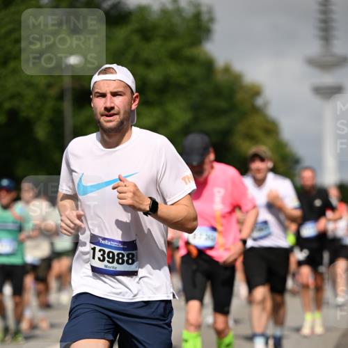 29.06.2025 - hella hamburg halbmarathon Dr. Thomas Lammeyer http://msf.ph/oto/8517094 29.06.2025 10:03:42 Kennedybrücke 1125, 1319, 1595, 1642, 1834, 1914, 1955, 2099, 2282, 2364, 2391, 2432, 2676, 2910, 3279, 3668, 3836, 4231, 4426, 4837, 5015, 5134, 5277, 5299, 5420, 6414, 6415, 6581, 6587, 7033, 7037, 7547, 7786, 8223, 8285, 8330, 8394, 8402, 8573, 8929, 9488, 9907, 9984, 10020, 10031, 10093, 10518, 11039 meine-sportfotos.de