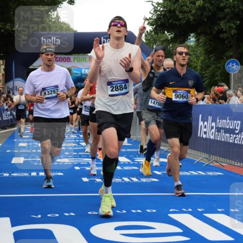 29.06.2025 - hella hamburg halbmarathon Strokosch-Dieckow http://msf.ph/oto/8517095 29.06.2025 10:55:03 Ziel 1549, 1628, 2119, 2448, 2884, 3041, 3652, 3791, 3945, 4249, 4616, 4938, 5020, 6355, 6433, 8514, 8691, 8698, 9060, 9361, 9380, 10191, 10192, 10266, 11333, 11747, 11976, 12248, 12961, 13297, 13988, 14750, 14834, 14845, 14948, 15126, 15879, 16047, 16108, 16630, 17803, 17842, 18181, 18325 meine-sportfotos.de