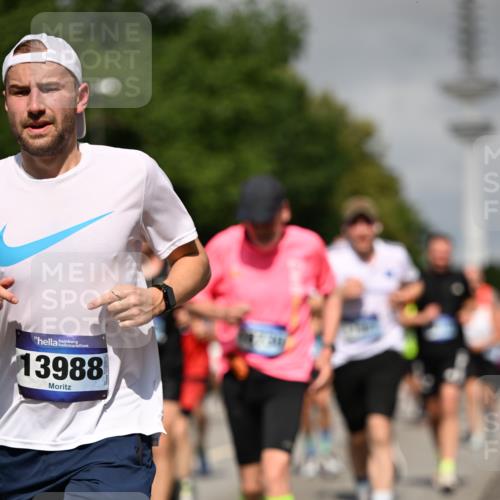 29.06.2025 - hella hamburg halbmarathon Dr. Thomas Lammeyer http://msf.ph/oto/8517113 29.06.2025 10:03:43 Kennedybrücke 1125, 1319, 1595, 1642, 1834, 1914, 1955, 2099, 2282, 2364, 2391, 2432, 2676, 2910, 3279, 3668, 3836, 4231, 4426, 4837, 5015, 5134, 5277, 5299, 5420, 6414, 6415, 6581, 6587, 7033, 7037, 7547, 7786, 8223, 8285, 8330, 8394, 8402, 8573, 8929, 9488, 9907, 9984, 10020, 10031, 10093, 10518, 11039 meine-sportfotos.de