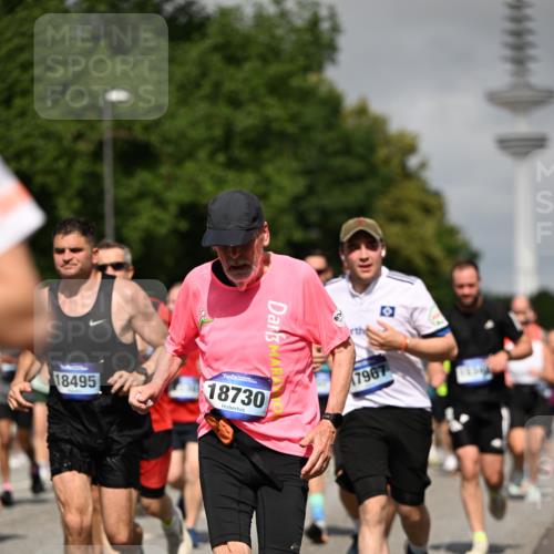 29.06.2025 - hella hamburg halbmarathon Dr. Thomas Lammeyer http://msf.ph/oto/8517124 29.06.2025 10:03:43 Kennedybrücke 1125, 1319, 1595, 1642, 1834, 1914, 1955, 2099, 2282, 2364, 2391, 2432, 2676, 2910, 3279, 3668, 3836, 4231, 4426, 4837, 5015, 5134, 5277, 5299, 5420, 6414, 6415, 6581, 6587, 7033, 7037, 7547, 7786, 8223, 8285, 8330, 8394, 8402, 8573, 8929, 9488, 9907, 9984, 10020, 10031, 10093, 10518, 11039 meine-sportfotos.de