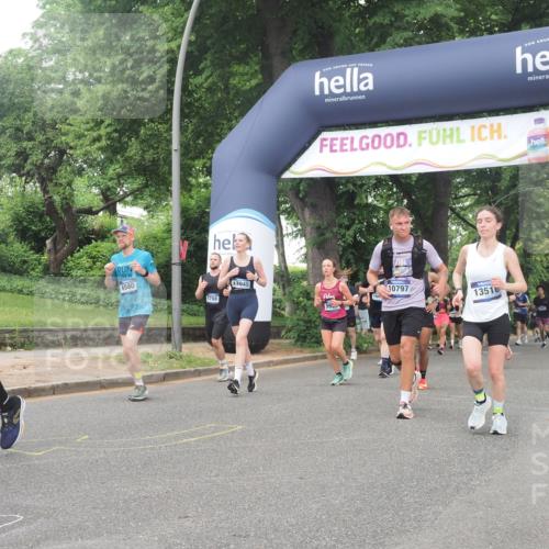 29.06.2025 - hella hamburg halbmarathon KatJ http://msf.ph/oto/8517136 29.06.2025 10:47:53 Zwischen KM18-KM19 3740, 5708, 6580, 7006, 8154, 8421, 8422, 8483 meine-sportfotos.de