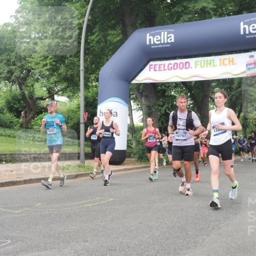 29.06.2025 - hella hamburg halbmarathon KatJ http://msf.ph/oto/8517141 29.06.2025 10:47:53 Zwischen KM18-KM19 3740, 5708, 6580, 7006, 8154, 8421, 8422, 8483 meine-sportfotos.de