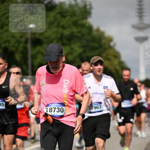 29.06.2025 - hella hamburg halbmarathon Dr. Thomas Lammeyer http://msf.ph/oto/8517142 29.06.2025 10:03:44 Kennedybrücke 1006, 1125, 1319, 1595, 1642, 1834, 1955, 2099, 2282, 2364, 2391, 2432, 2676, 2910, 3279, 3668, 3836, 4231, 4837, 5015, 5134, 5277, 5299, 5420, 6414, 6415, 6581, 6587, 7033, 7037, 7547, 7786, 8223, 8285, 8330, 8394, 8402, 8573, 8929, 9488, 9907, 9984, 10020, 10031, 10093, 10518, 11039 meine-sportfotos.de