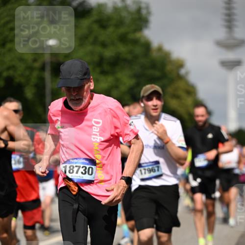 29.06.2025 - hella hamburg halbmarathon Dr. Thomas Lammeyer http://msf.ph/oto/8517147 29.06.2025 10:03:44 Kennedybrücke 1006, 1125, 1319, 1595, 1642, 1834, 1955, 2099, 2282, 2364, 2391, 2432, 2676, 2910, 3279, 3668, 3836, 4231, 4837, 5015, 5134, 5277, 5299, 5420, 6414, 6415, 6581, 6587, 7033, 7037, 7547, 7786, 8223, 8285, 8330, 8394, 8402, 8573, 8929, 9488, 9907, 9984, 10020, 10031, 10093, 10518, 11039 meine-sportfotos.de
