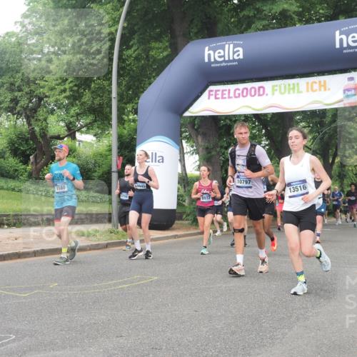 29.06.2025 - hella hamburg halbmarathon KatJ http://msf.ph/oto/8517148 29.06.2025 10:47:53 Zwischen KM18-KM19 3740, 5708, 6580, 7006, 8154, 8421, 8422, 8483 meine-sportfotos.de