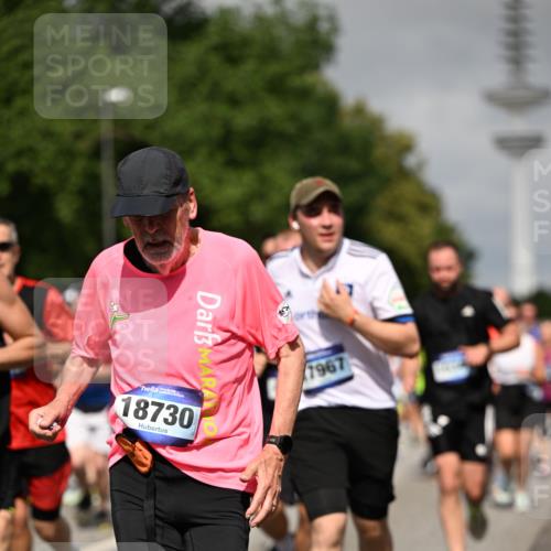 29.06.2025 - hella hamburg halbmarathon Dr. Thomas Lammeyer http://msf.ph/oto/8517153 29.06.2025 10:03:44 Kennedybrücke 1006, 1125, 1319, 1595, 1642, 1834, 1955, 2099, 2282, 2364, 2391, 2432, 2676, 2910, 3279, 3668, 3836, 4231, 4837, 5015, 5134, 5277, 5299, 5420, 6414, 6415, 6581, 6587, 7033, 7037, 7547, 7786, 8223, 8285, 8330, 8394, 8402, 8573, 8929, 9488, 9907, 9984, 10020, 10031, 10093, 10518, 11039 meine-sportfotos.de