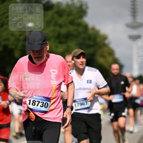 29.06.2025 - hella hamburg halbmarathon Dr. Thomas Lammeyer http://msf.ph/oto/8517158 29.06.2025 10:03:44 Kennedybrücke 1006, 1125, 1319, 1595, 1642, 1834, 1955, 2099, 2282, 2364, 2391, 2432, 2676, 2910, 3279, 3668, 3836, 4231, 4837, 5015, 5134, 5277, 5299, 5420, 6414, 6415, 6581, 6587, 7033, 7037, 7547, 7786, 8223, 8285, 8330, 8394, 8402, 8573, 8929, 9488, 9907, 9984, 10020, 10031, 10093, 10518, 11039 meine-sportfotos.de