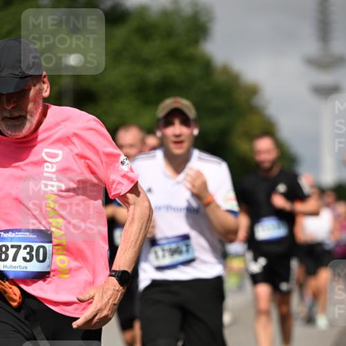 29.06.2025 - hella hamburg halbmarathon Dr. Thomas Lammeyer http://msf.ph/oto/8517167 29.06.2025 10:03:44 Kennedybrücke 1006, 1125, 1319, 1595, 1642, 1834, 1955, 2099, 2282, 2364, 2391, 2432, 2676, 2910, 3279, 3668, 3836, 4231, 4837, 5015, 5134, 5277, 5299, 5420, 6414, 6415, 6581, 6587, 7033, 7037, 7547, 7786, 8223, 8285, 8330, 8394, 8402, 8573, 8929, 9488, 9907, 9984, 10020, 10031, 10093, 10518, 11039 meine-sportfotos.de