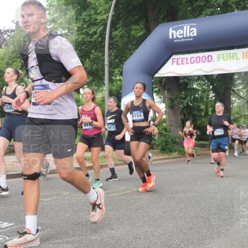 29.06.2025 - hella hamburg halbmarathon KatJ http://msf.ph/oto/8517215 29.06.2025 10:47:55 Zwischen KM18-KM19 3740, 5602, 5603, 5708, 6580, 7006, 7757, 8154, 8421, 8422 meine-sportfotos.de