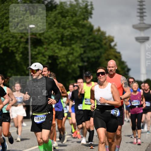 29.06.2025 - hella hamburg halbmarathon Dr. Thomas Lammeyer http://msf.ph/oto/8517245 29.06.2025 10:03:47 Kennedybrücke 1006, 1125, 1595, 1642, 1834, 1955, 2099, 2364, 2391, 2432, 2676, 2910, 3279, 3668, 3836, 4231, 5015, 5134, 5277, 5420, 6202, 6414, 6415, 6581, 6587, 7547, 7786, 8223, 8285, 8330, 8394, 8402, 8520, 8573, 8929, 9488, 9907, 9984, 10031, 10093, 11158 meine-sportfotos.de