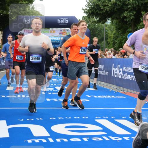 29.06.2025 - hella hamburg halbmarathon Strokosch-Dieckow http://msf.ph/oto/8517247 29.06.2025 10:55:07 Ziel 1549, 1628, 2119, 2448, 2884, 3041, 3791, 3945, 4249, 4903, 4938, 6355, 6891, 8691, 8973, 9060, 9361, 9380, 10188, 10191, 10192, 10582, 11333, 11747, 11976, 12248, 12961, 13297, 14750, 14834, 14948, 15126, 15854, 15879, 16108, 16521, 16630, 17803, 17842, 18031, 18966 meine-sportfotos.de