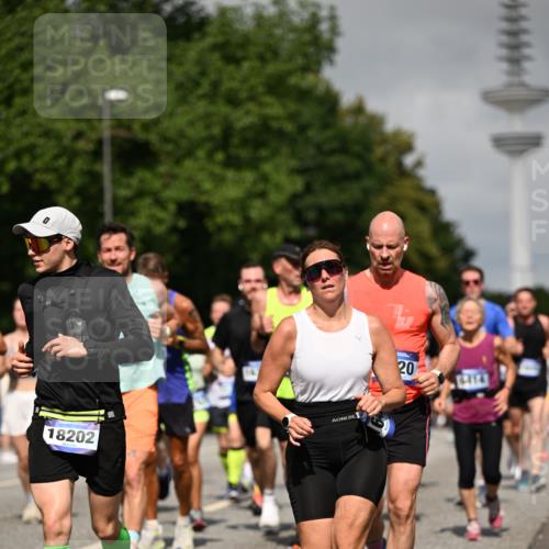 29.06.2025 - hella hamburg halbmarathon Dr. Thomas Lammeyer http://msf.ph/oto/8517273 29.06.2025 10:03:48 Kennedybrücke 1006, 1125, 1642, 1834, 1955, 2099, 2348, 2364, 2391, 2432, 2676, 2910, 3279, 3668, 3836, 4231, 5015, 5134, 5420, 6202, 6414, 6415, 6581, 6587, 7547, 7786, 8223, 8285, 8330, 8394, 8402, 8520, 8573, 9488, 9907, 9984, 10031, 10093, 10788, 11158 meine-sportfotos.de