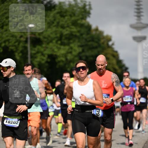 29.06.2025 - hella hamburg halbmarathon Dr. Thomas Lammeyer http://msf.ph/oto/8517279 29.06.2025 10:03:48 Kennedybrücke 1006, 1125, 1642, 1834, 1955, 2099, 2348, 2364, 2391, 2432, 2676, 2910, 3279, 3668, 3836, 4231, 5015, 5134, 5420, 6202, 6414, 6415, 6581, 6587, 7547, 7786, 8223, 8285, 8330, 8394, 8402, 8520, 8573, 9488, 9907, 9984, 10031, 10093, 10788, 11158 meine-sportfotos.de