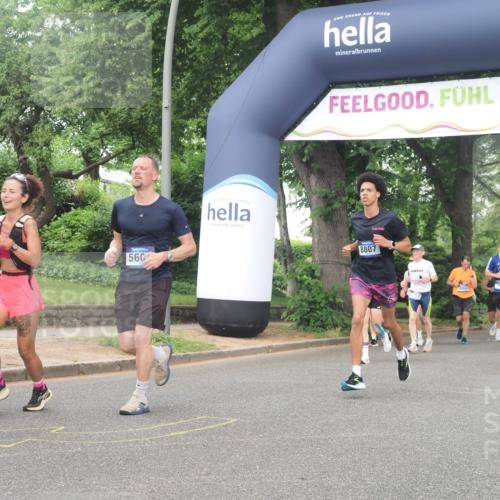 29.06.2025 - hella hamburg halbmarathon KatJ http://msf.ph/oto/8517280 29.06.2025 10:47:57 Zwischen KM18-KM19 3740, 5602, 5603, 5708, 6580, 7006, 7757, 8154, 8422 meine-sportfotos.de